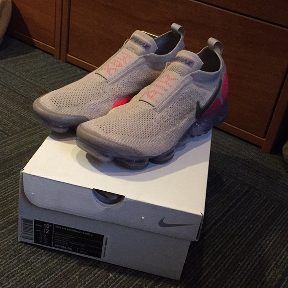nike air vapormax moc 2 moon particle